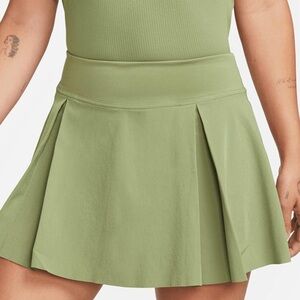 Nike Women's Advantage Club 14 Inch Tennis Skort Alligator Green Size 1X